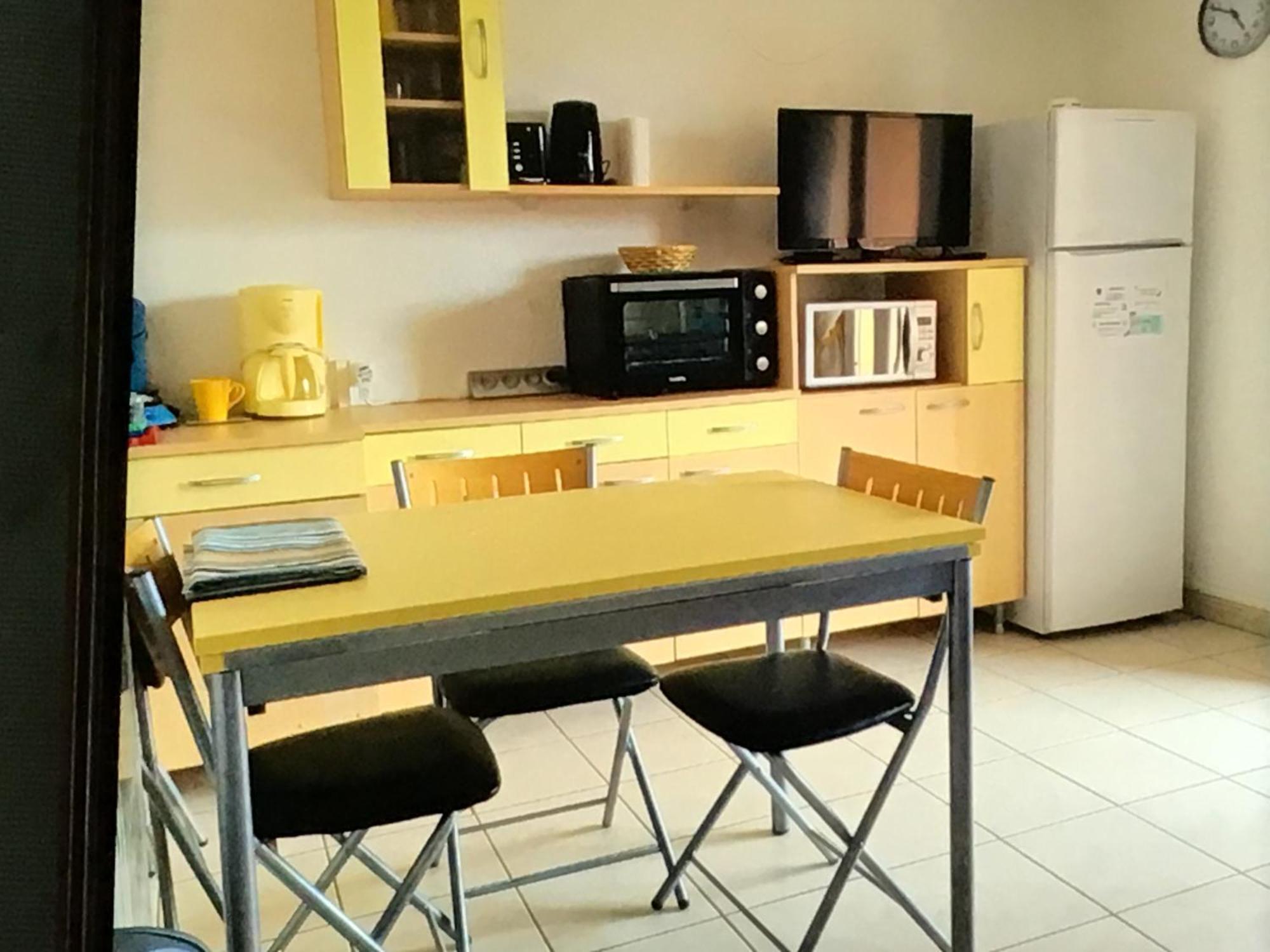 Appart De Vacances Saint-Pierre-la-Mer  Екстериор снимка