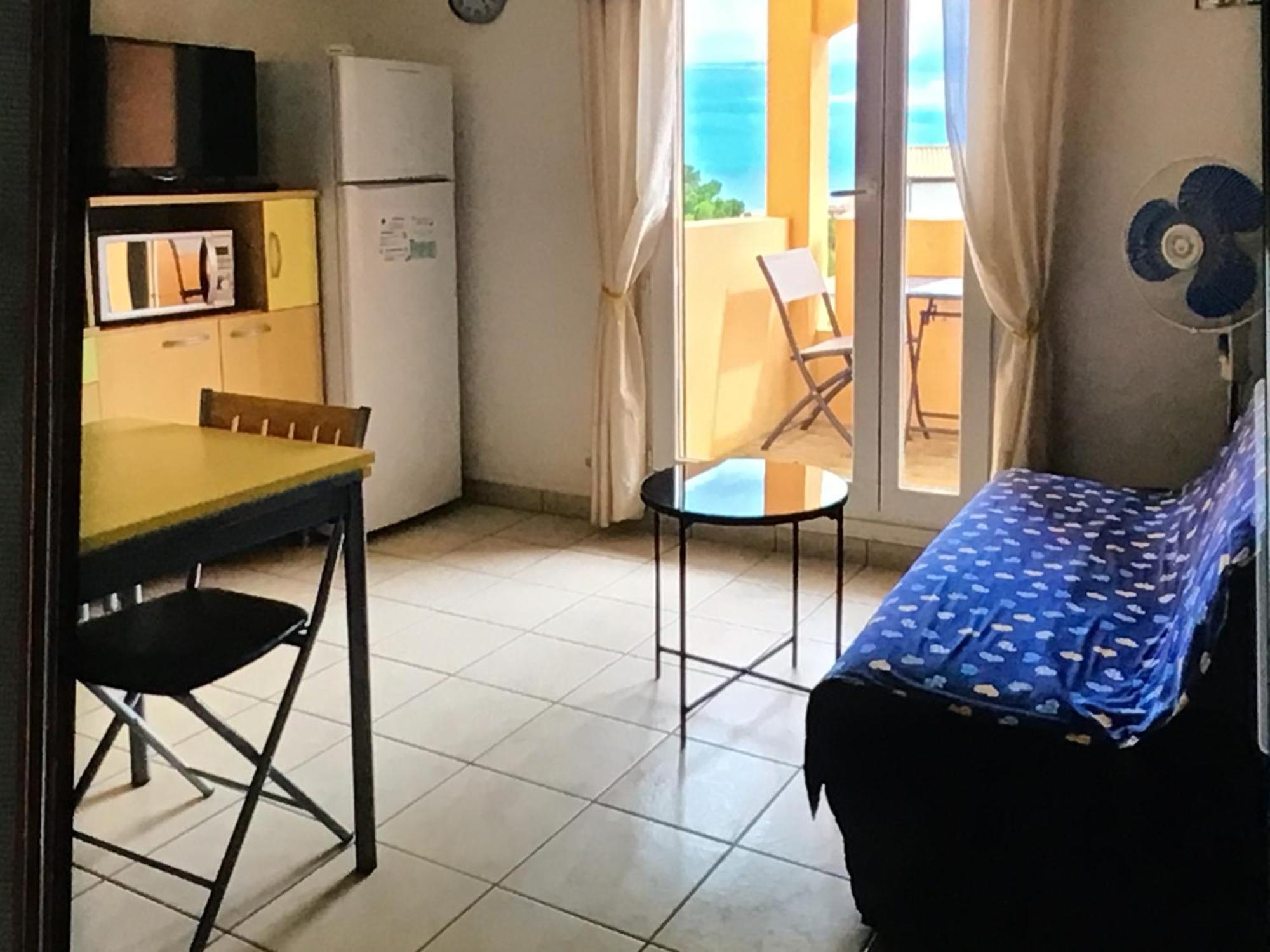 Appart De Vacances Saint-Pierre-la-Mer  Екстериор снимка